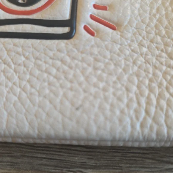 Coach Keith Haring Radio Boombox Wristlet Chalk White - Picture 3 of 11